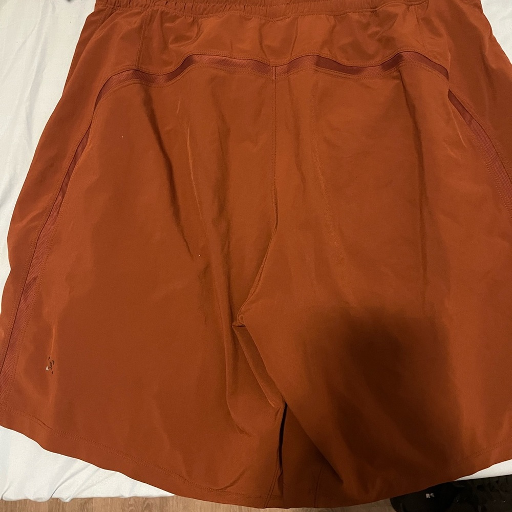 Men’s L Lululemon shorts